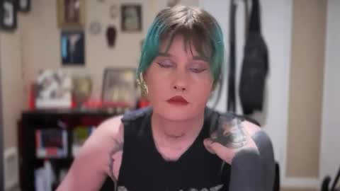 Snapshot of heavensentttt chatting on 12.05.24 Saoirse online show from 12.05.24