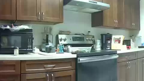 HE Black online show from 10.10.25