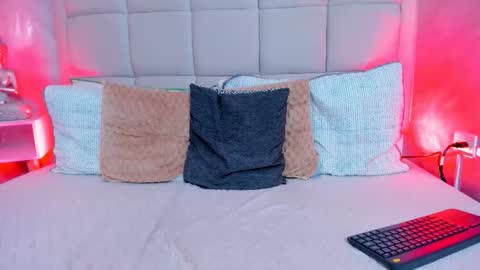 Keira Hecate online show from 11.21.25