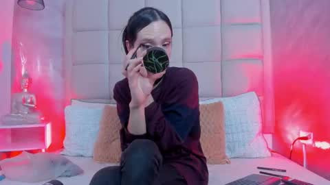 Keira Hecate online show from 11.27.25