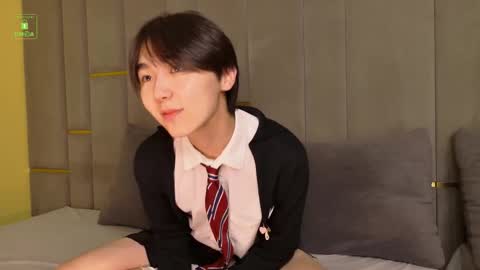 HEEJIN online show from 09.30.25