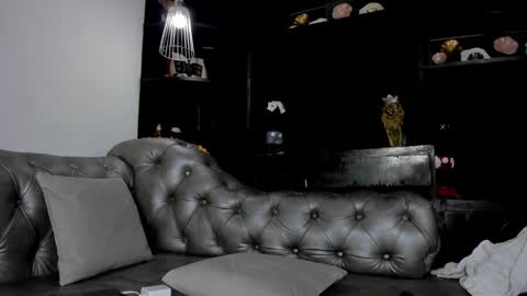 heellboy_ online show from 11.23.25