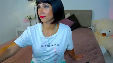 Snapshot of heidieraven chatting on 07.13.26 heidieraven online show from 07.13.26