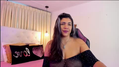 Snapshot of heidyblue chatting on 10.17.25 online show from 10.17.25