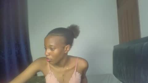 Snapshot of heilybunny chatting on 04.19.26 heilybunny online show from 04.19.26