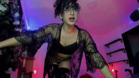 Heka Prudence online show from 09.28.25