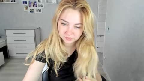 Snapshot of helen_angel_girl chatting on 05.10.26 Helen sven online show from 05.10.26