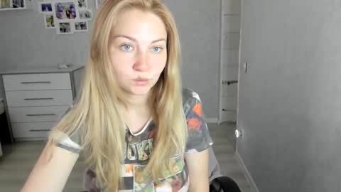 Snapshot of helen_angel_girl chatting on 05.27.26 Helen sven online show from 05.27.26