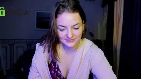 Snapshot of helen_elliot chatting on 12.11.24 Helen Elliot online show from 12.11.24