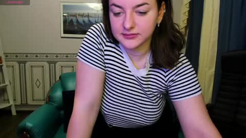 Snapshot of helen_elliot chatting on 12.26.24 Helen Elliot online show from 12.26.24