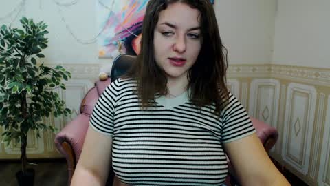 Snapshot of helen_elliot chatting on 02.04.25 Helen Elliot online show from 02.04.25