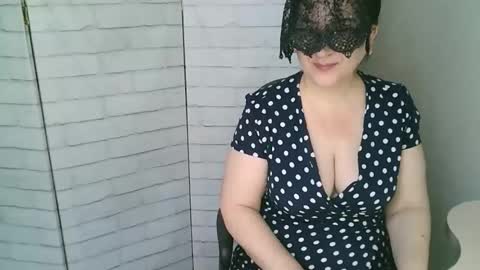 Helen online show from 04.12.26