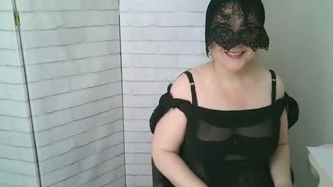 Helen online show from 04.27.26