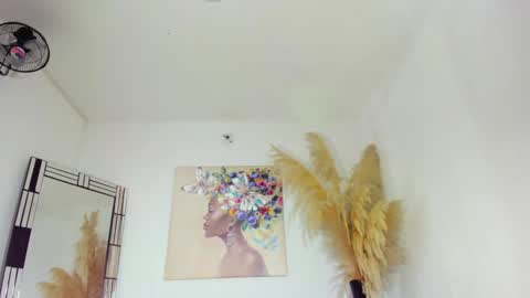 Snapshot of helena_copper chatting on 12.13.24 HELENA COPPER online show from 12.13.24