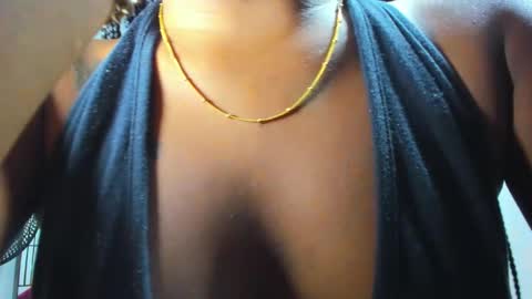 Snapshot of helena_copper chatting on 12.16.24 HELENA COPPER online show from 12.16.24