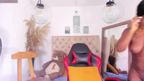 Snapshot of helena_copper chatting on 02.01.26 HELENA COPPER online show from 02.01.26