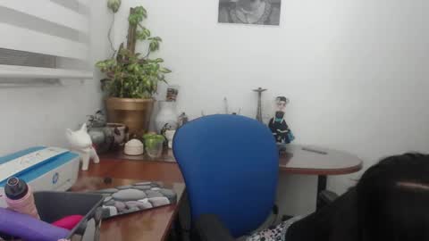 Snapshot of helena_olivet chatting on 11.15.25 HELENA online show from 11.15.25