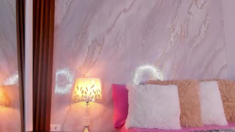 Helena Santos  online show from 02.11.26