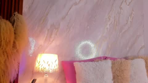 Helena Santos  online show from 05.21.26