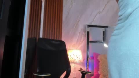 Snapshot of helena_santos01 chatting on 06.20.26 Helena Santos online show from 06.20.26