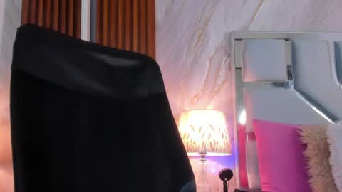 Snapshot of helena_santos01 chatting on 06.28.26 Helena Santos online show from 06.28.26