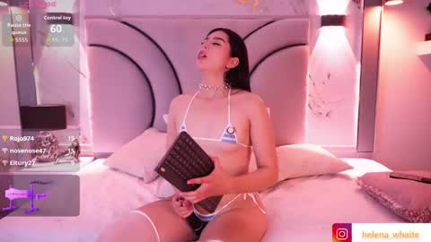 Snapshot of helena_whaite chatting on 06.04.26 helena_whaite online show from 06.04.26