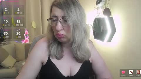 helenenigma online show from 04.11.26