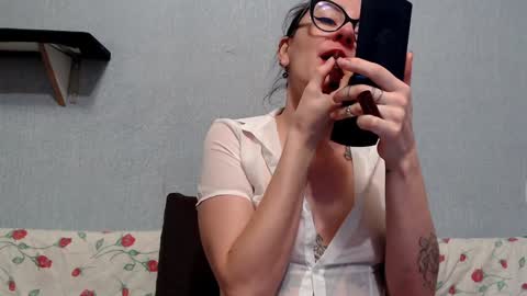 HelenRed online show from 12.29.24