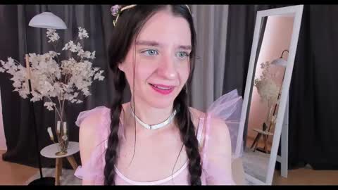 Snapshot of helentasty_ chatting on 02.18.25 Helen online show from 02.18.25