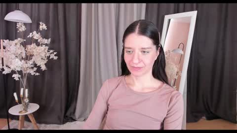 Snapshot of helentasty_ chatting on 02.22.25 Helen online show from 02.22.25