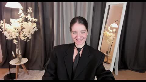Snapshot of helentasty_ chatting on 02.26.25 Helen online show from 02.26.25