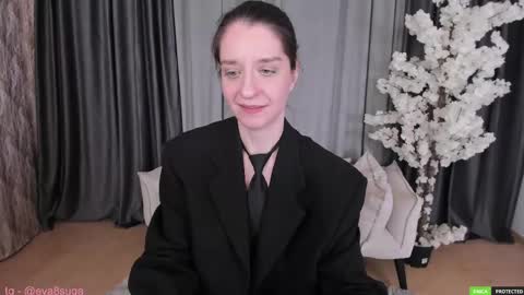 Snapshot of helentasty_ chatting on 03.12.25 Helen online show from 03.12.25