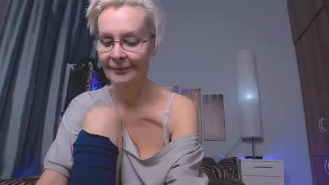 Snapshot of helgahimmele chatting on 01.27.25 Helga online show from 01.27.25