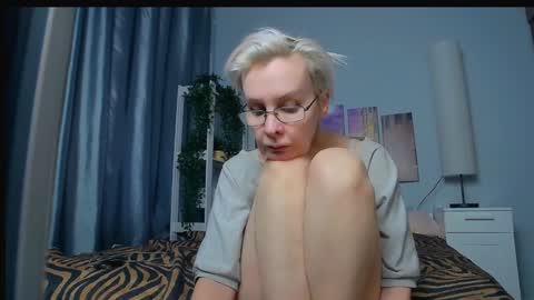 Snapshot of helgahimmele chatting on 02.01.25 Helga online show from 02.01.25