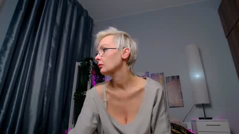 Snapshot of helgahimmele chatting on 02.08.25 Helga online show from 02.08.25
