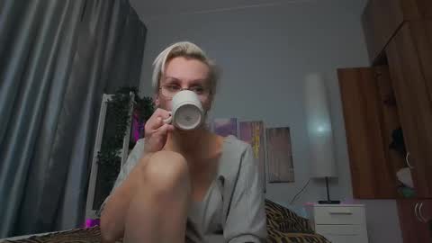 Snapshot of helgahimmele chatting on 02.27.25 Helga online show from 02.27.25
