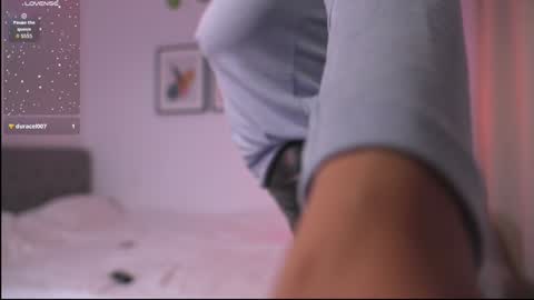 Snapshot of hell_lo chatting on 11.16.25 Lorette Lory online show from 11.16.25