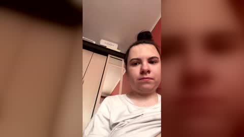 HellaReousx online show from 03.03.26