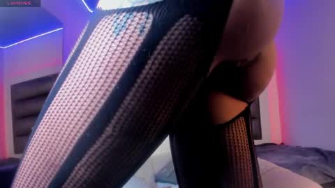 Snapshot of hellen__smith_ chatting on 04.26.26 hellen__smith_ online show from 04.26.26