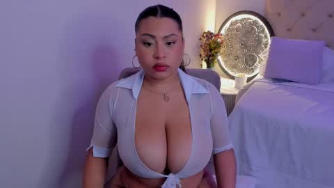 hellenamazing online show from 11.26.25