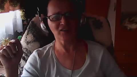 hellenmarie online show from 12.12.24
