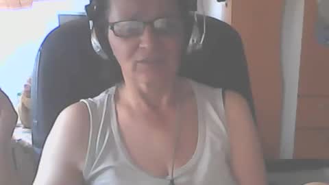 hellenmarie online show from 09.20.25