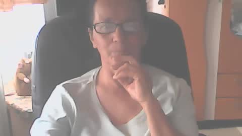 hellenmarie online show from 09.29.25