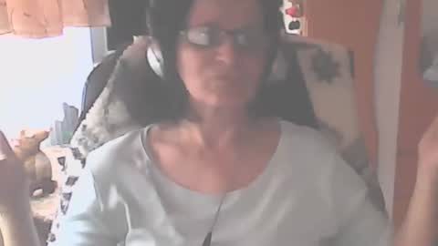 hellenmarie online show from 11.16.25
