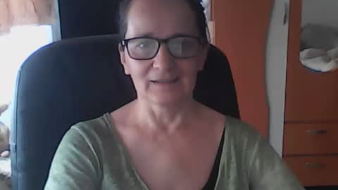 hellenmarie online show from 05.10.26