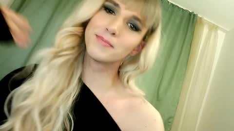 Snapshot of hellenspellman chatting on 03.06.25 Helen Spellman online show from 03.06.25