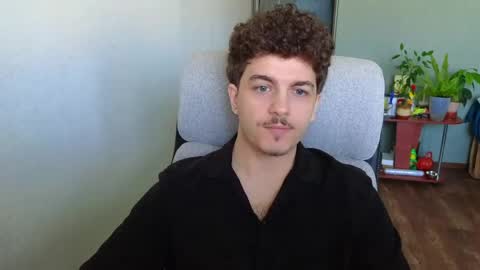 Snapshot of hellish_sugar chatting on 05.07.26 Remy online show from 05.07.26