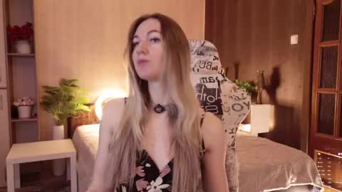 Snapshot of hello_lisha chatting on 04.30.26 Alisia Monday to Friday from 10 am to 4 pm GMT 2 online show from 04.30.26