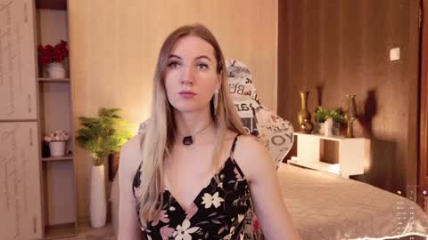 Snapshot of hello_lisha chatting on 05.04.26 Alisia Monday to Friday from 10 am to 4 pm GMT 2 online show from 05.04.26