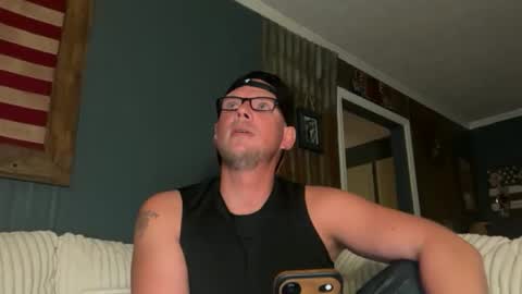 Snapshot of henrythomas24 chatting on 04.12.26 thomas online show from 04.12.26